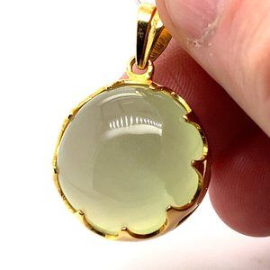Prehnite 23.09ct Solid 18K Yellow Gold Pendant
